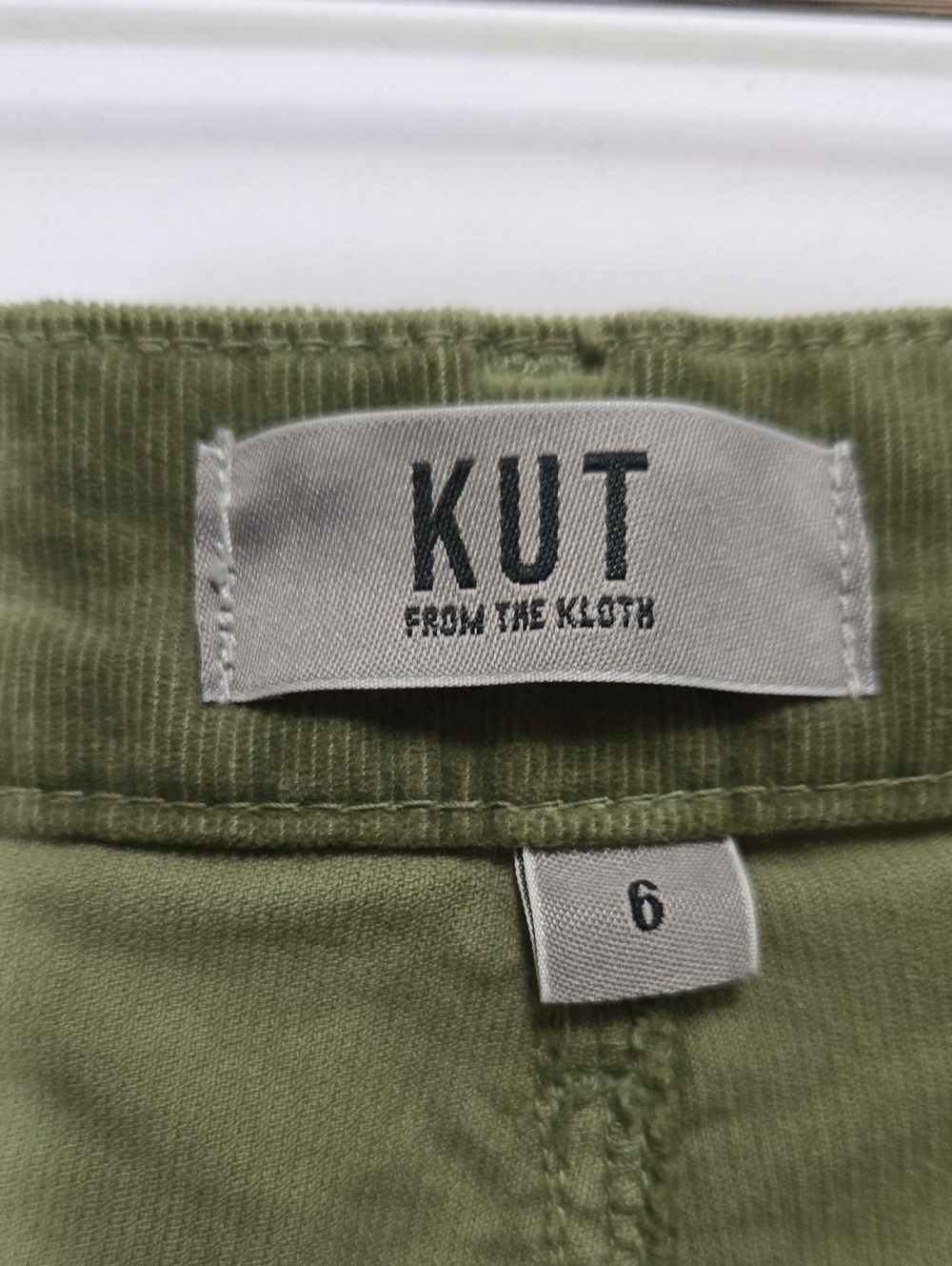 Kut From The Kloth Ashton Barrel Leg Corduroy Pants Size 6 High Rise Birch Green - Picture 8 of 10